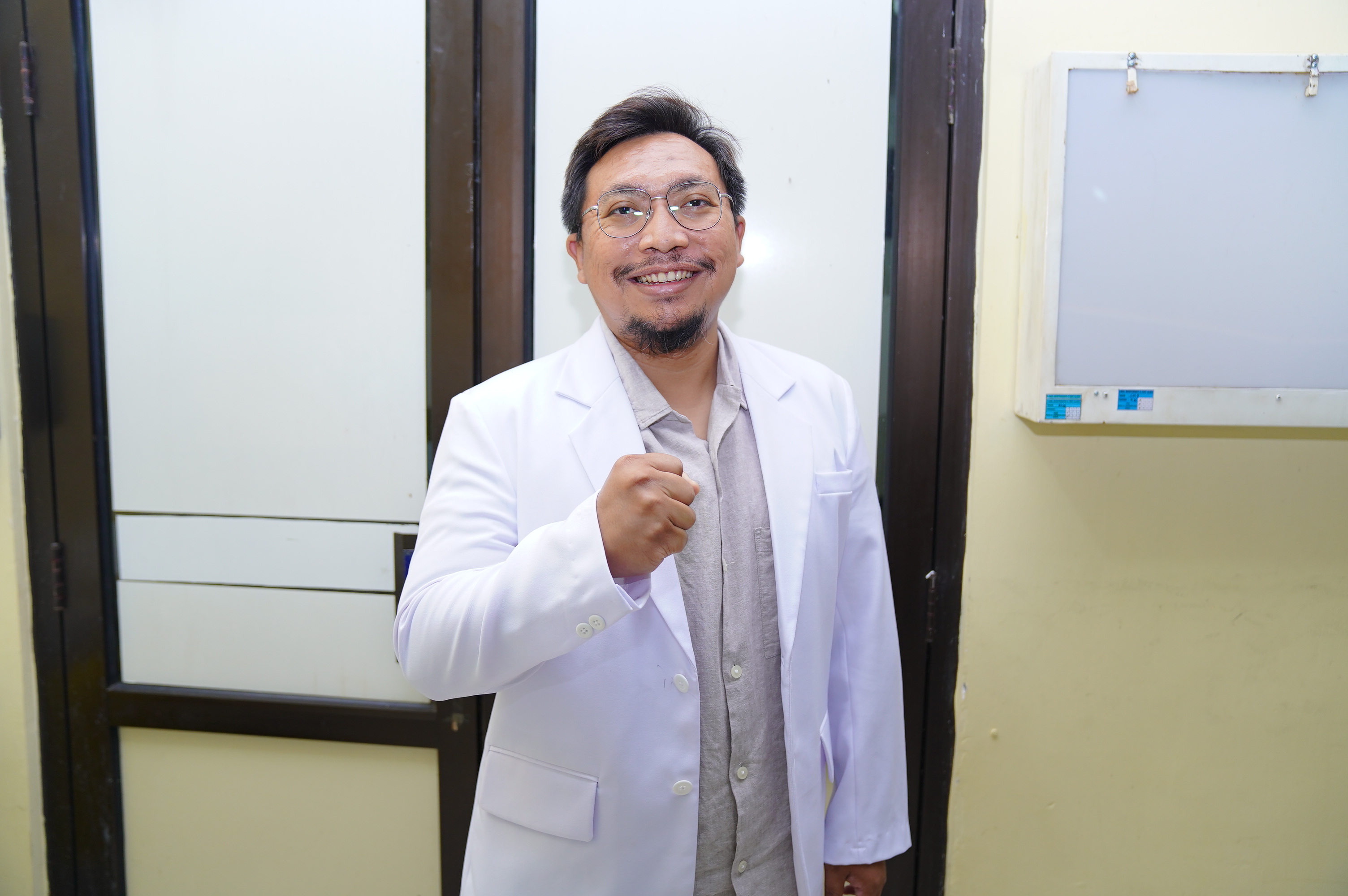 dr. ARIA ADHITYA SUYATNO, Sp. O.T.